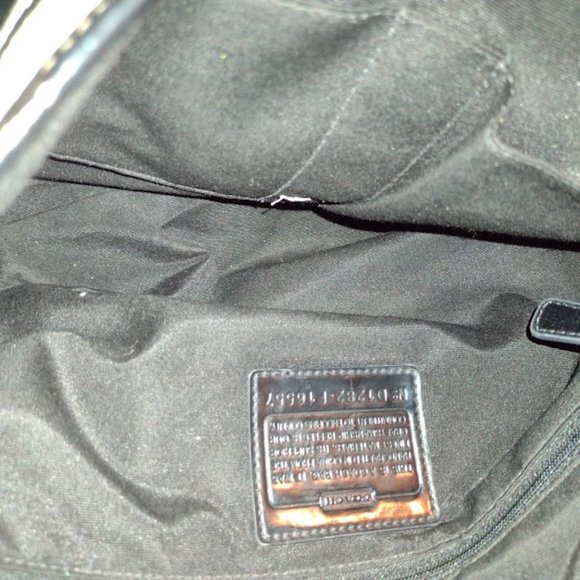 Coach crossbody bag - really cute - Picture 4 of 7